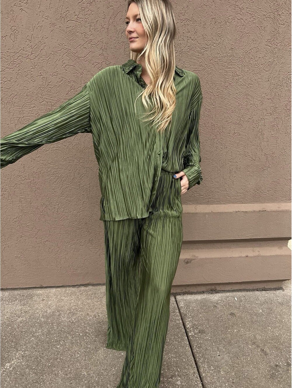 Blue B Green Pleated 2-Piece Set Button-Up Long Sleeve Shirt & Pants Size Medium